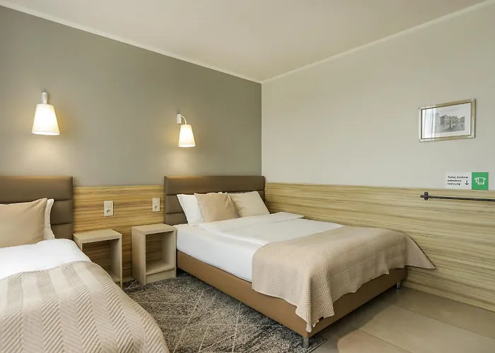 West - Airport 3* Πόζναν