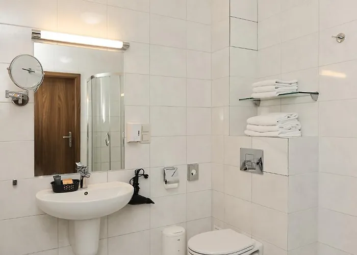 West - Airport 3* Πόζναν