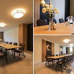 Hotel West - Airport 3*