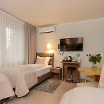 West - Airport Hotel 3*