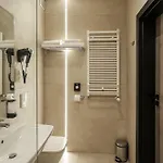 Hotel West - Airport 3*