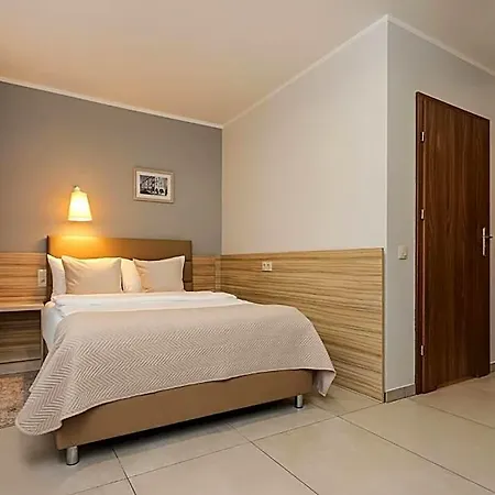 West - Airport Hotel 3*