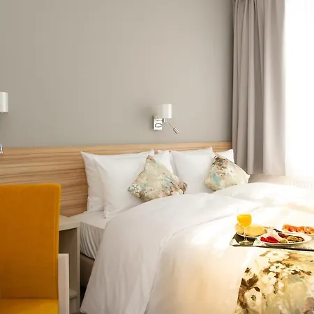 West - Airport Hotel Poznaň