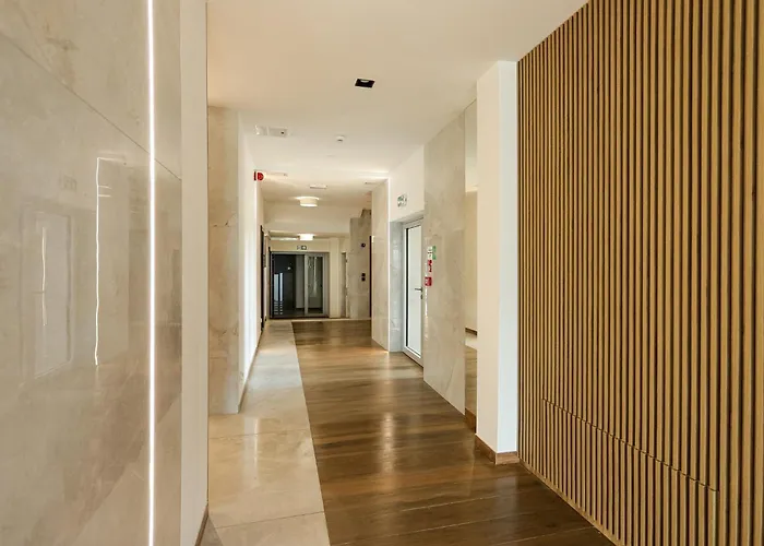 Hotell West - Airport