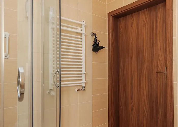 West - Airport Hotell 3*